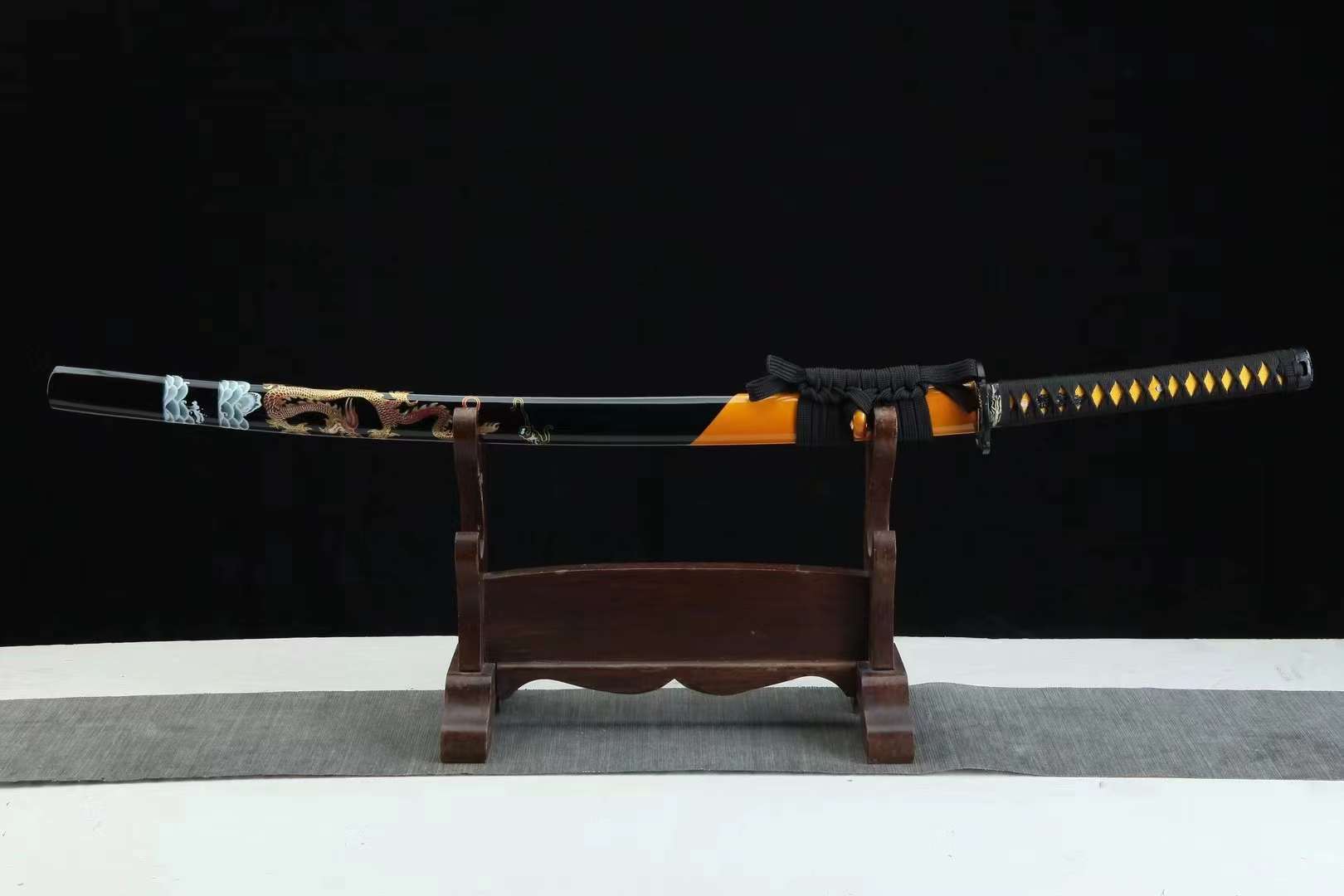 Katana de coupe saya en bois laqué