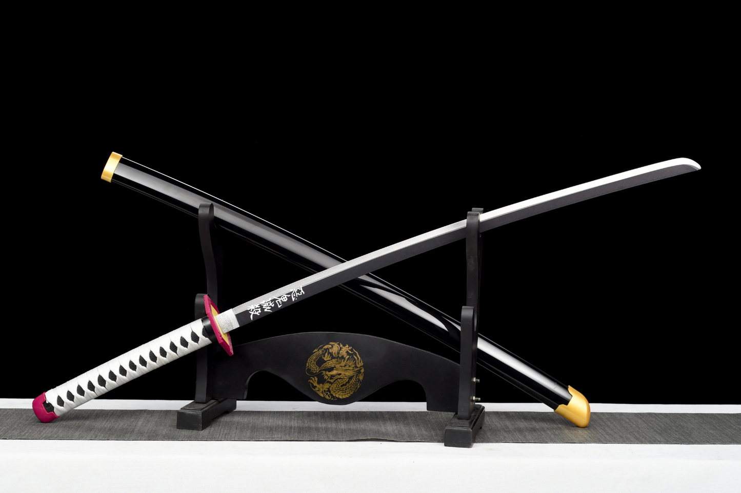 Giyu Tomioka Katana Noir & Blanc