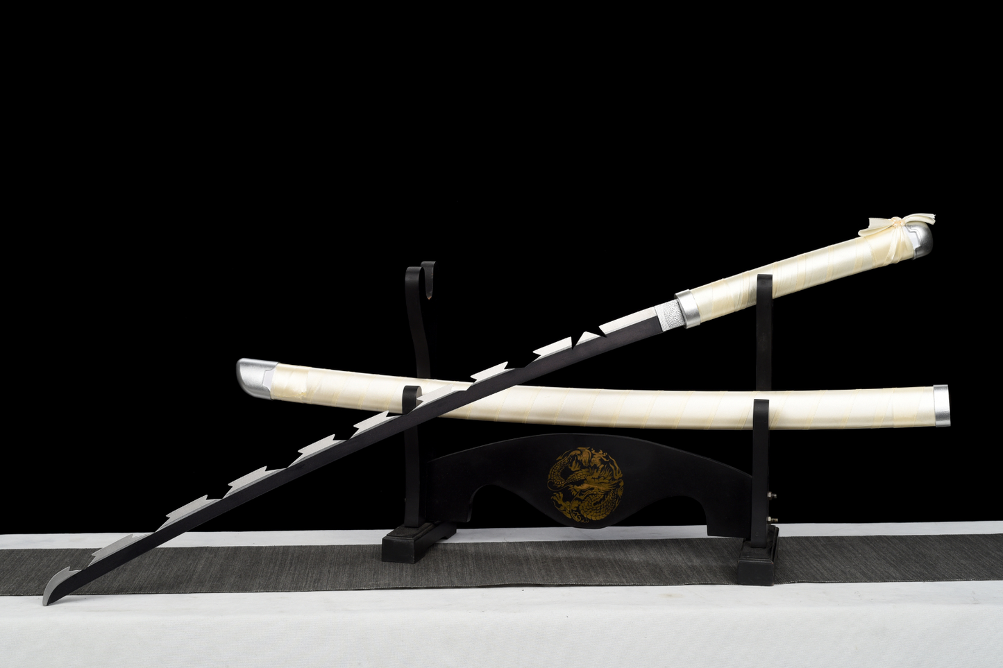 Katana d'Inosuke Hashibira